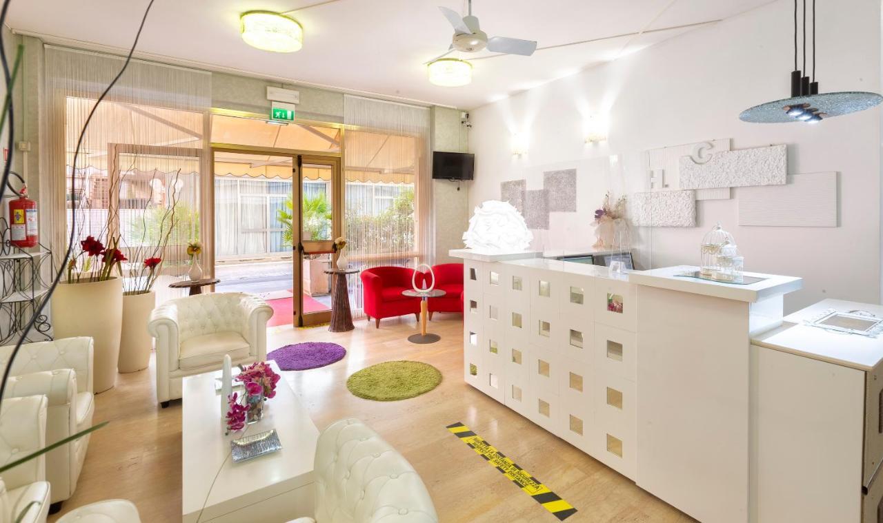 Hotel Condor-New 2024-Con Piscina Riccione Kültér fotó