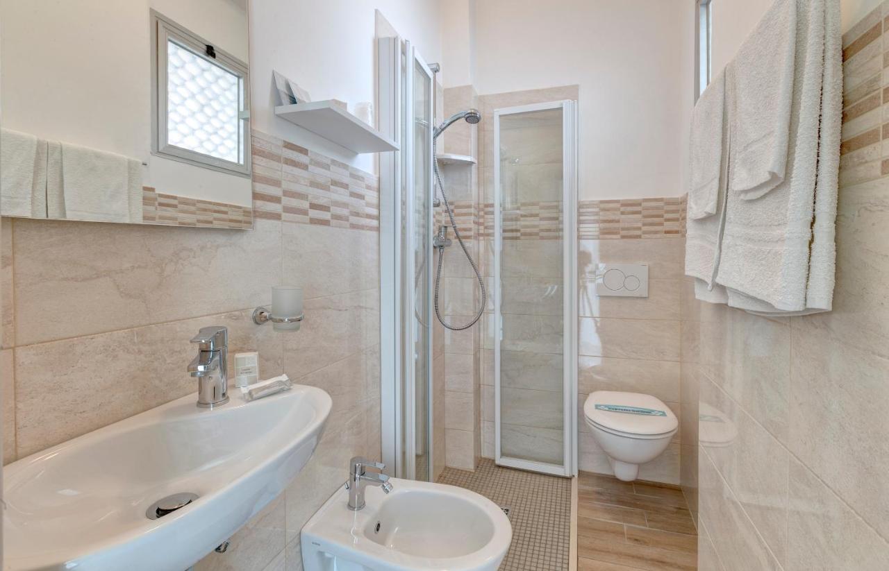Hotel Condor-New 2024-Con Piscina Riccione Kültér fotó