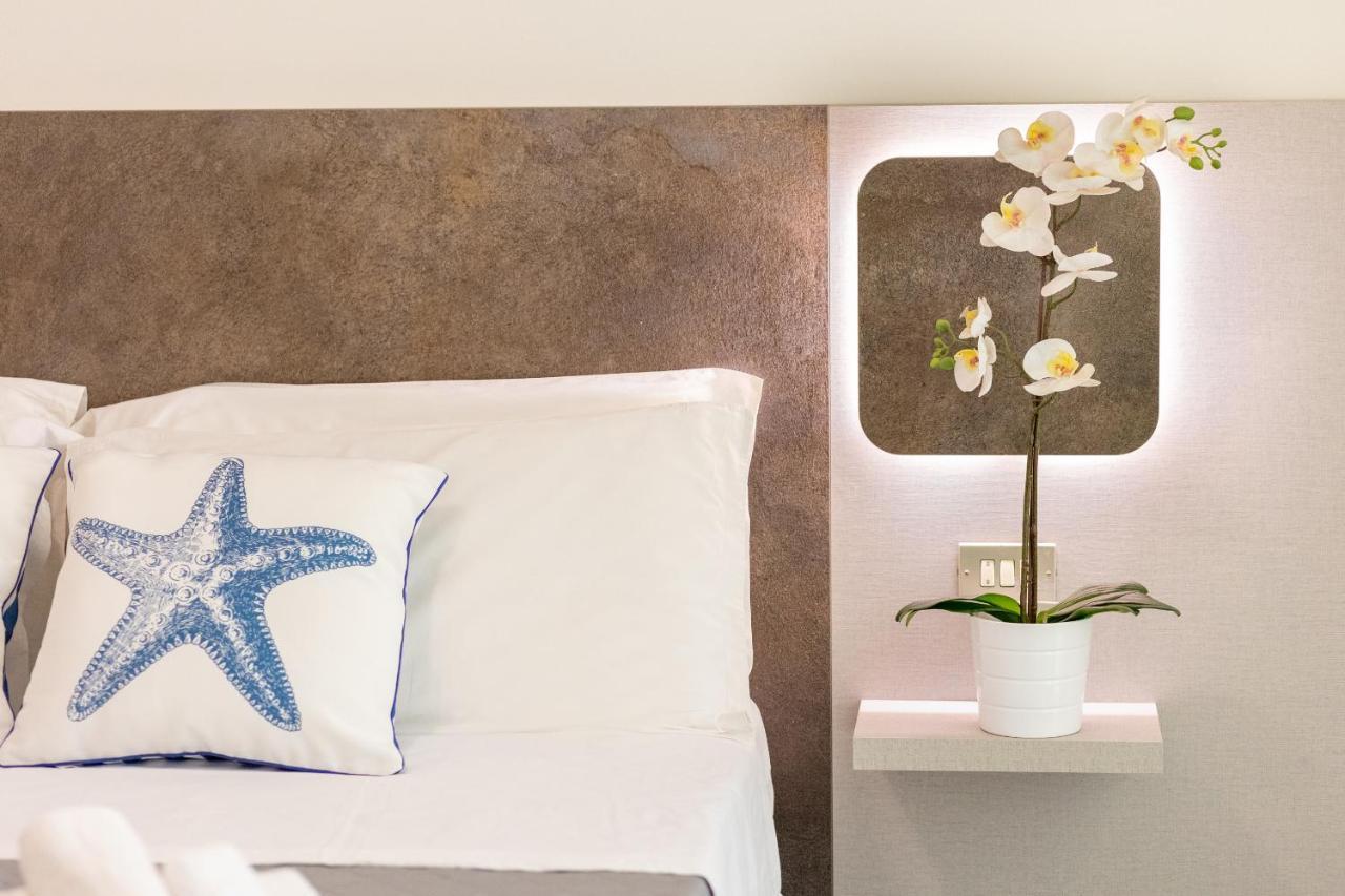 Hotel Condor-New 2024-Con Piscina Riccione Kültér fotó