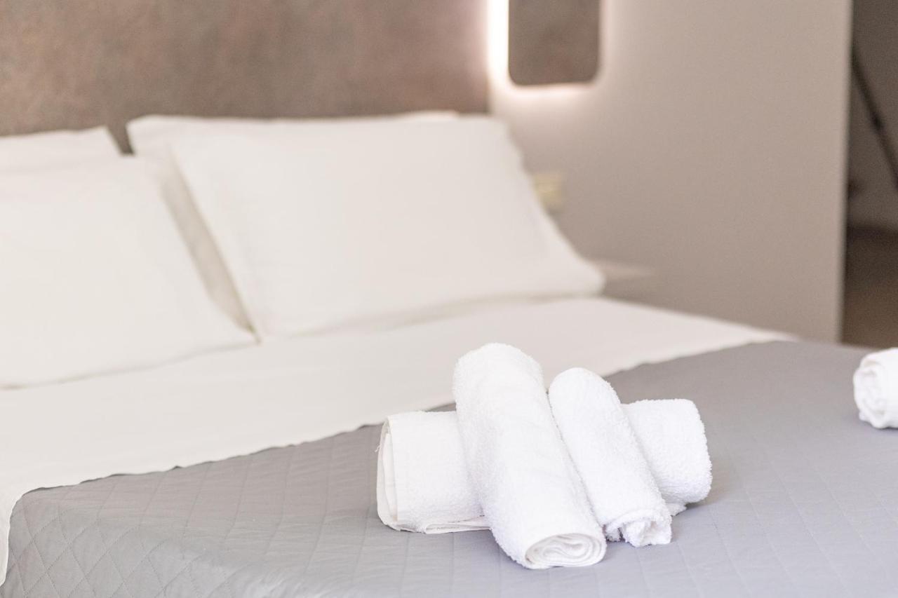 Hotel Condor-New 2024-Con Piscina Riccione Kültér fotó