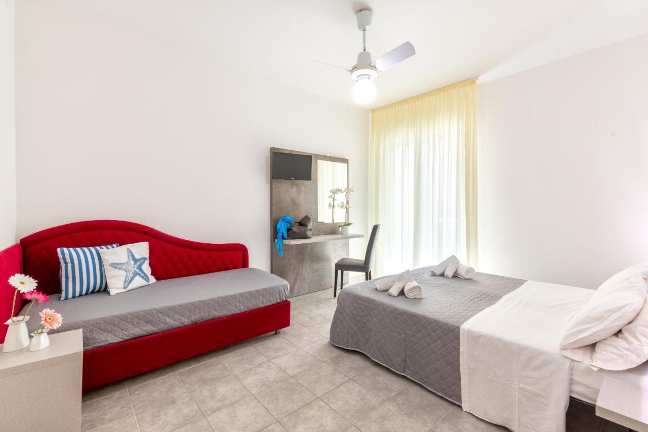 Hotel Condor-New 2024-Con Piscina Riccione Kültér fotó