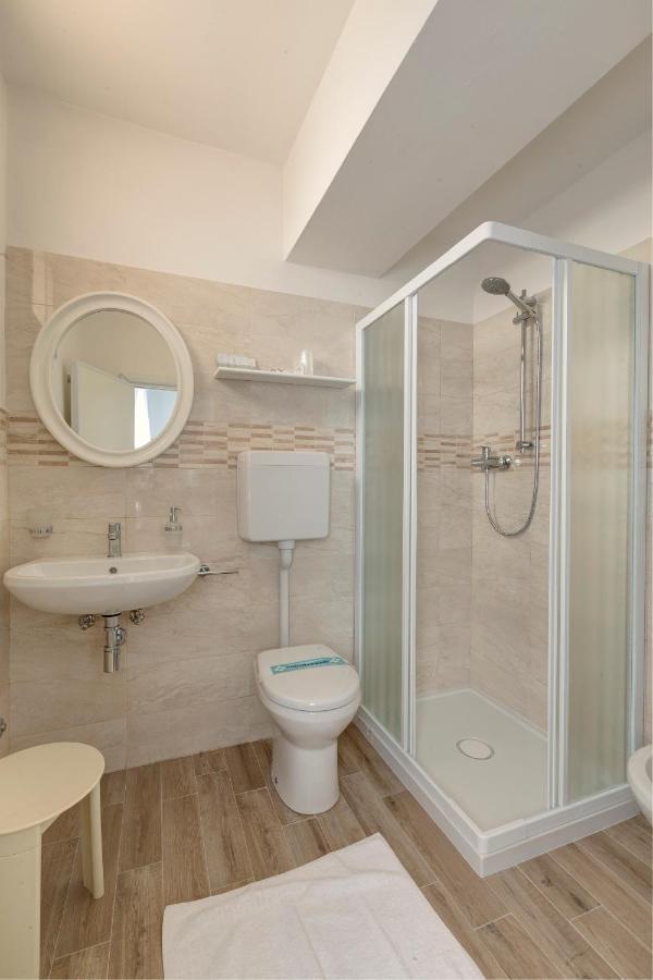 Hotel Condor-New 2024-Con Piscina Riccione Kültér fotó