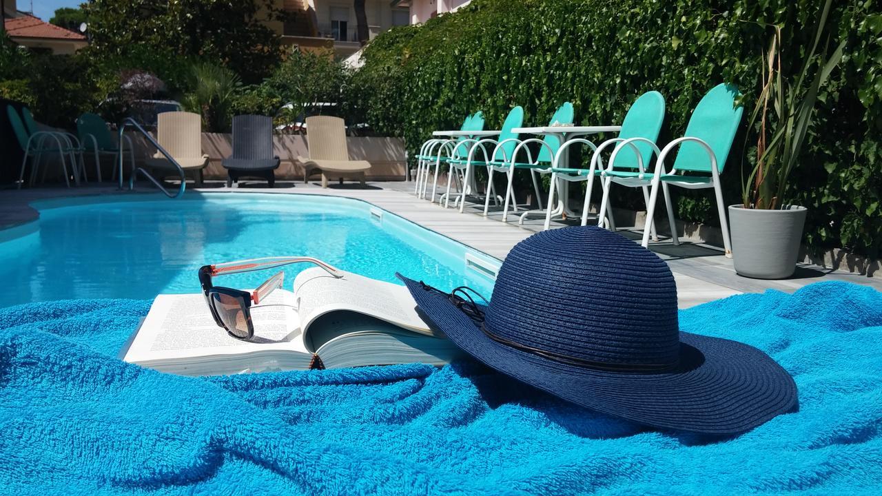 Hotel Condor-New 2024-Con Piscina Riccione Kültér fotó